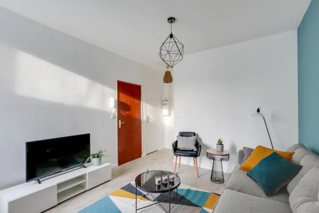 Suite Des Lilas - Terrasse Privee Reims Bagian luar foto