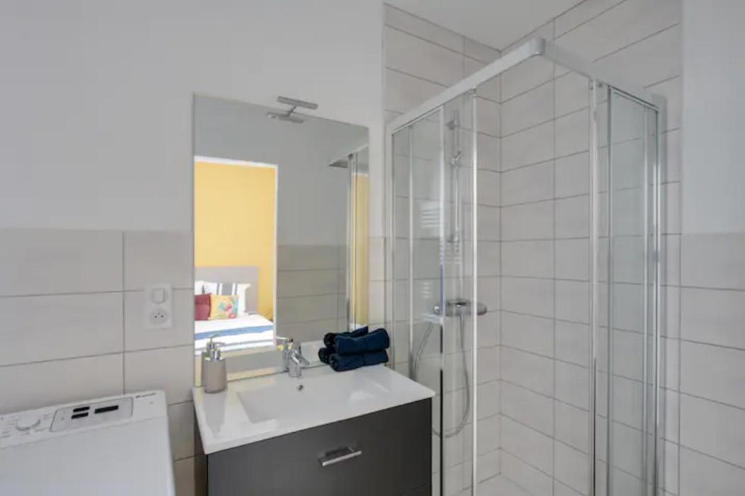 Suite Des Lilas - Terrasse Privee Reims Bagian luar foto